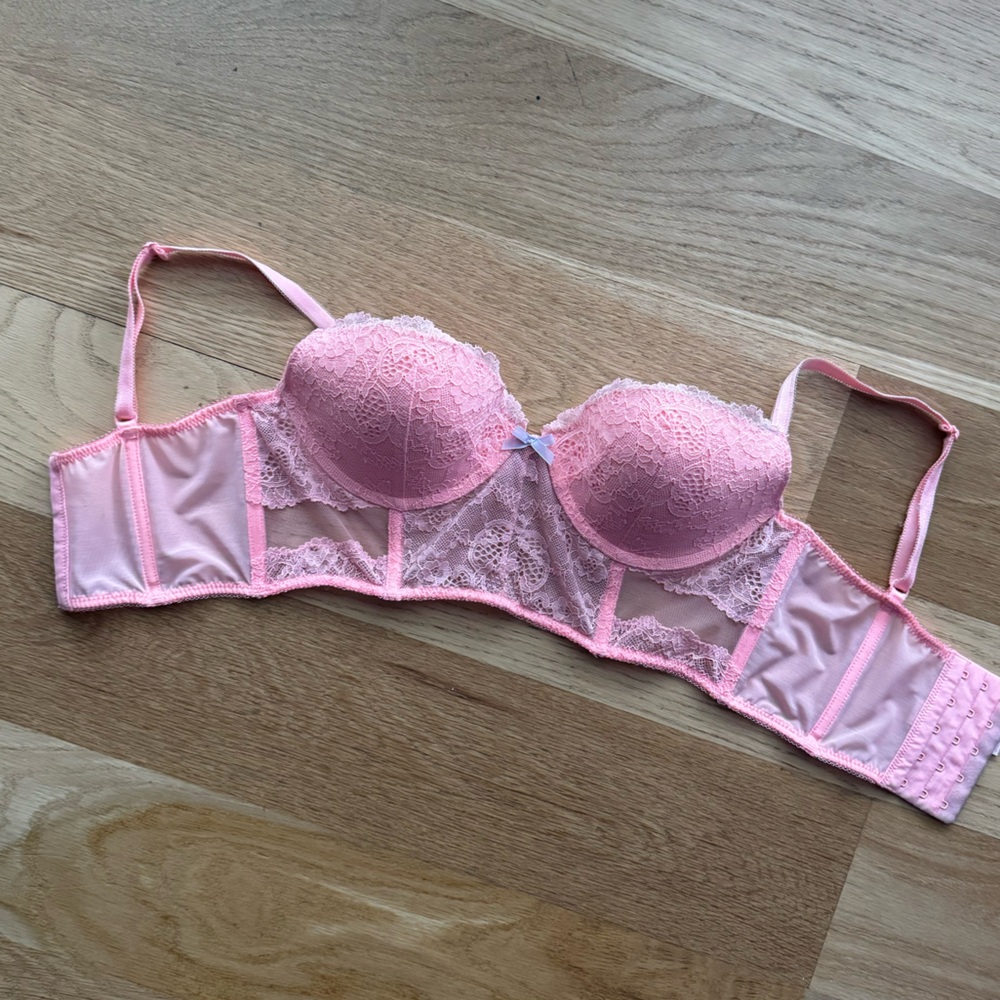 Victoria’s Secret pink lace Dream Angels Demi 32D